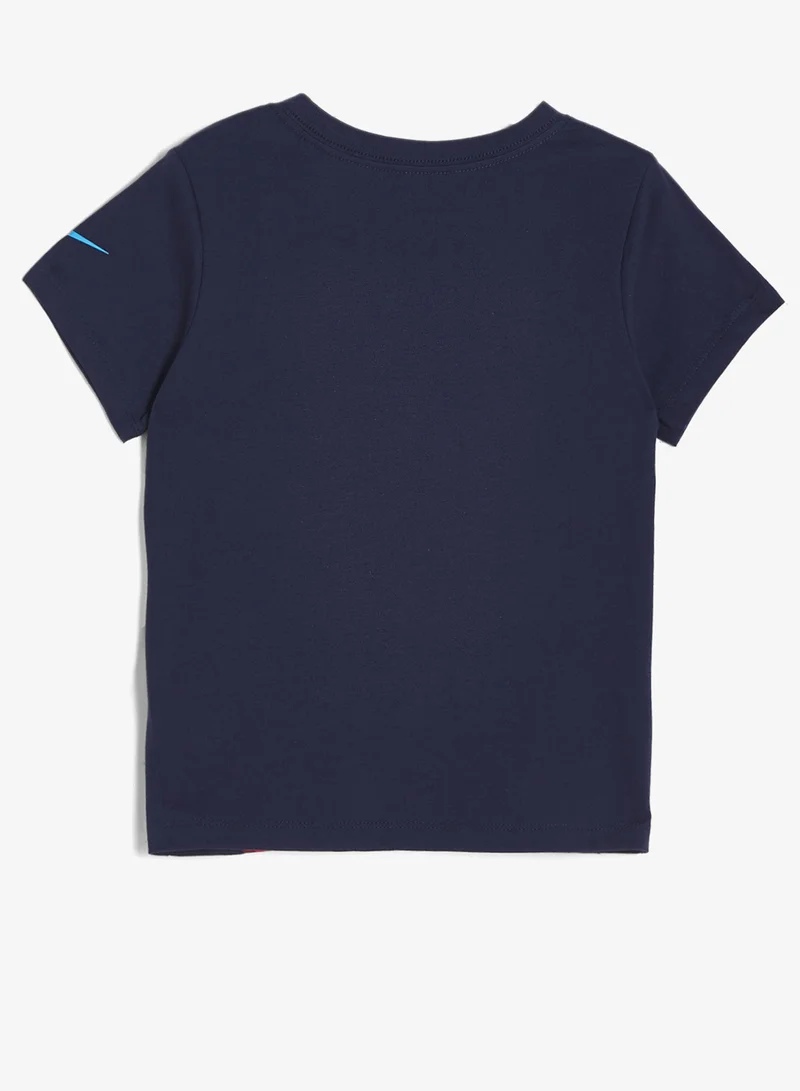 نايكي تيشيرت أطفال بطبعة كرز